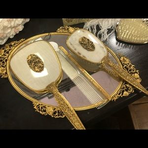 Mirror set